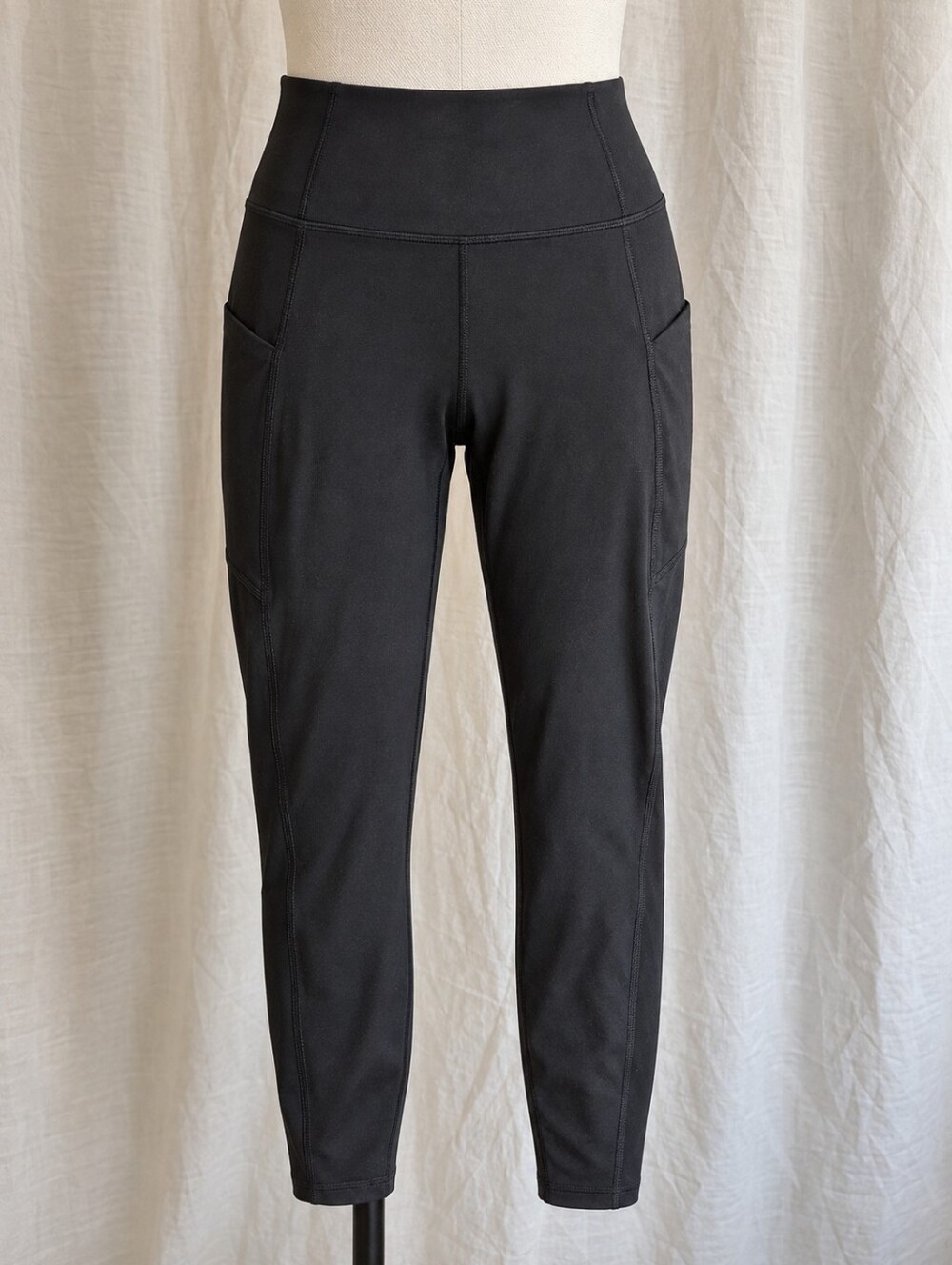 Fabletics Oasis PureLuxe High-Waisted 7/8 Leggings Black Size M NWT